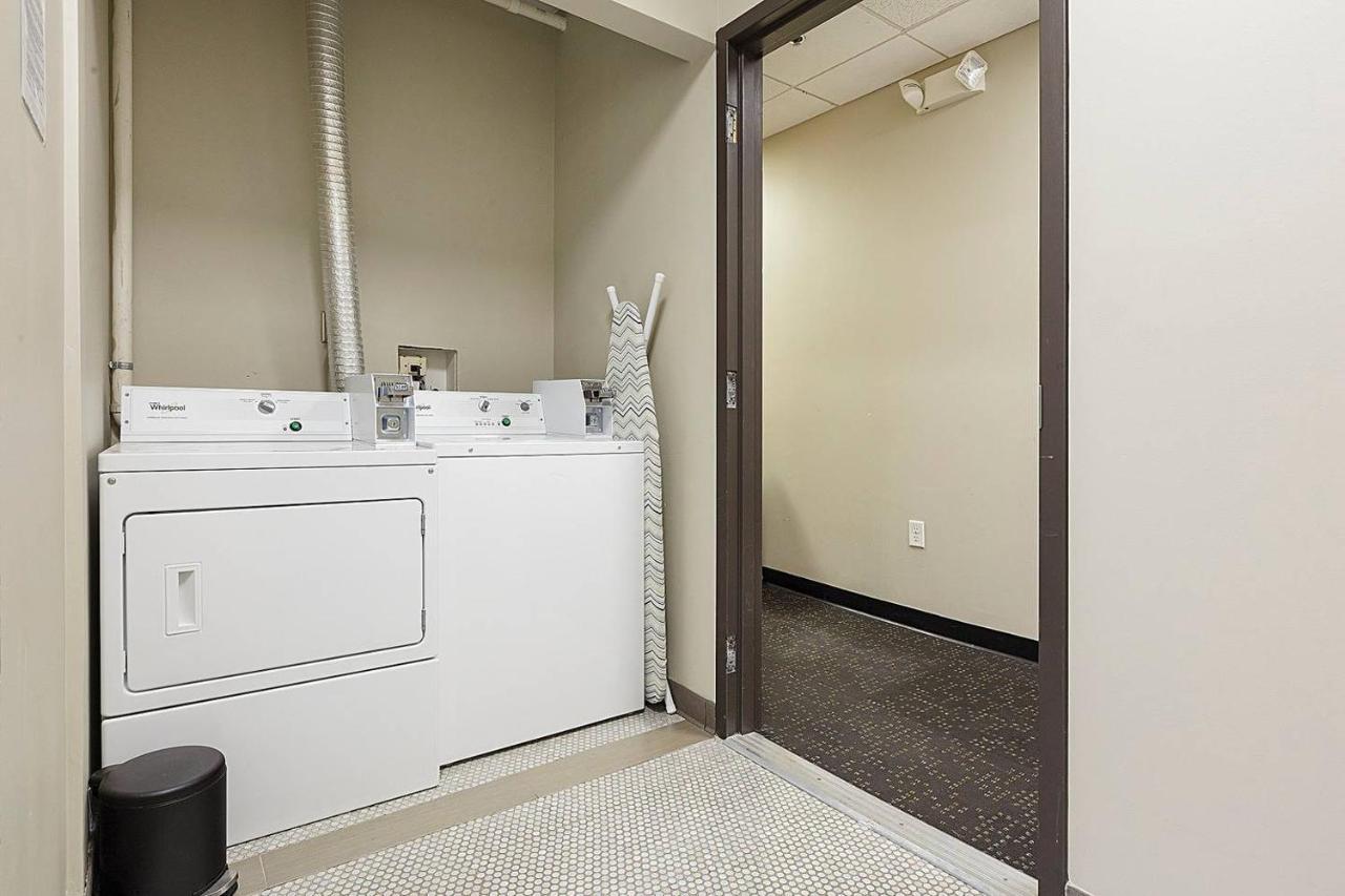 Апартаменты Studio Ready 4 Students & Traveling Professionals! 310 Бостон Экстерьер фото